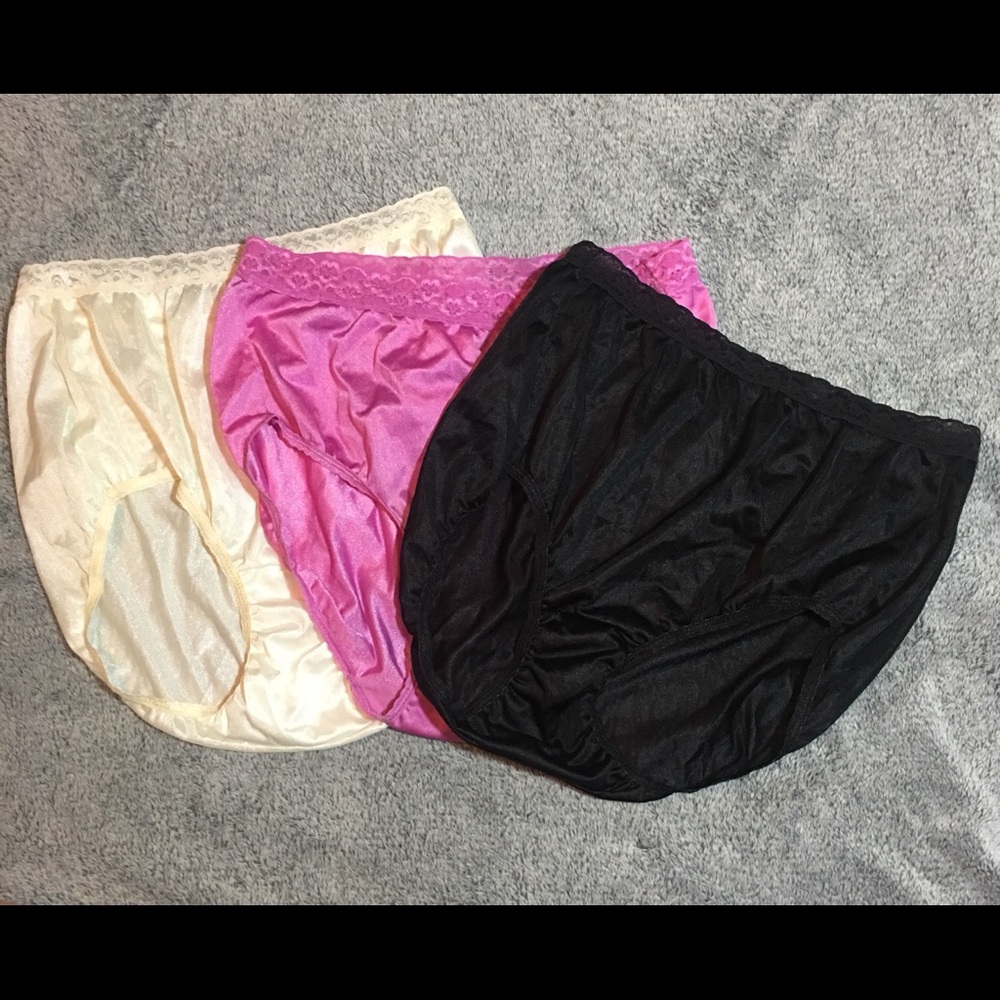 🌈💖 3 pair of silky shiny panties size M/9